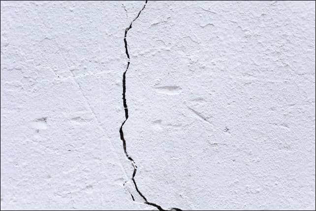 Plaster cracks repair